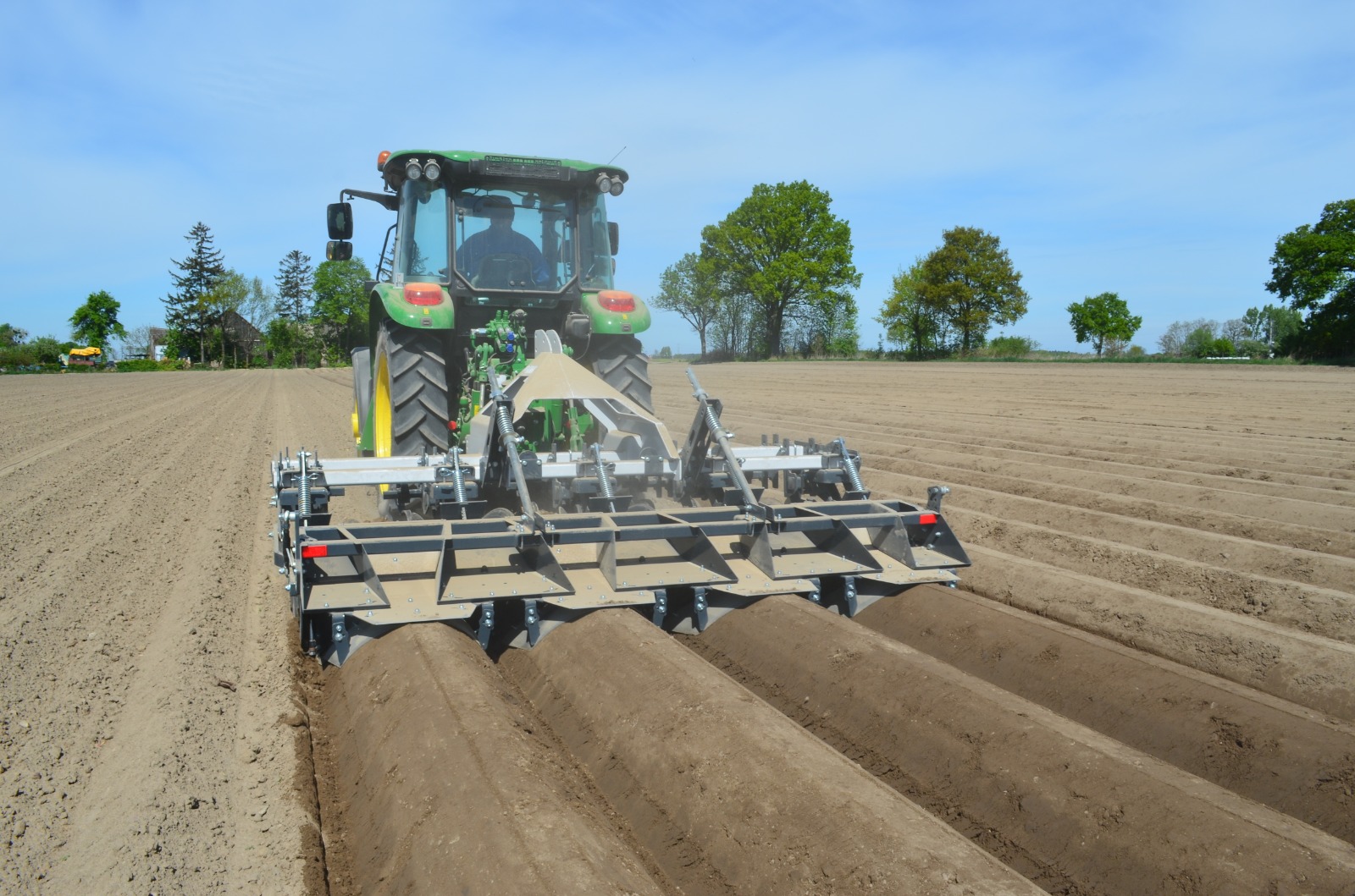 Feldmaschinen Maschinenvertrieb Heinrich